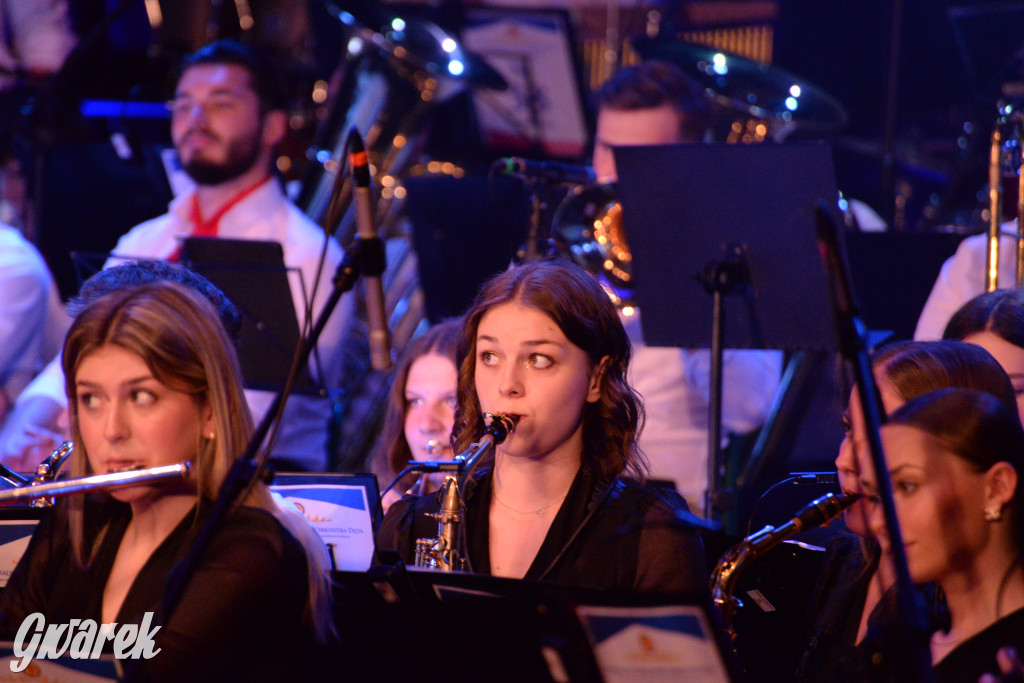 Orkiestra kamiliańska i Vive la France w Radzionkowie