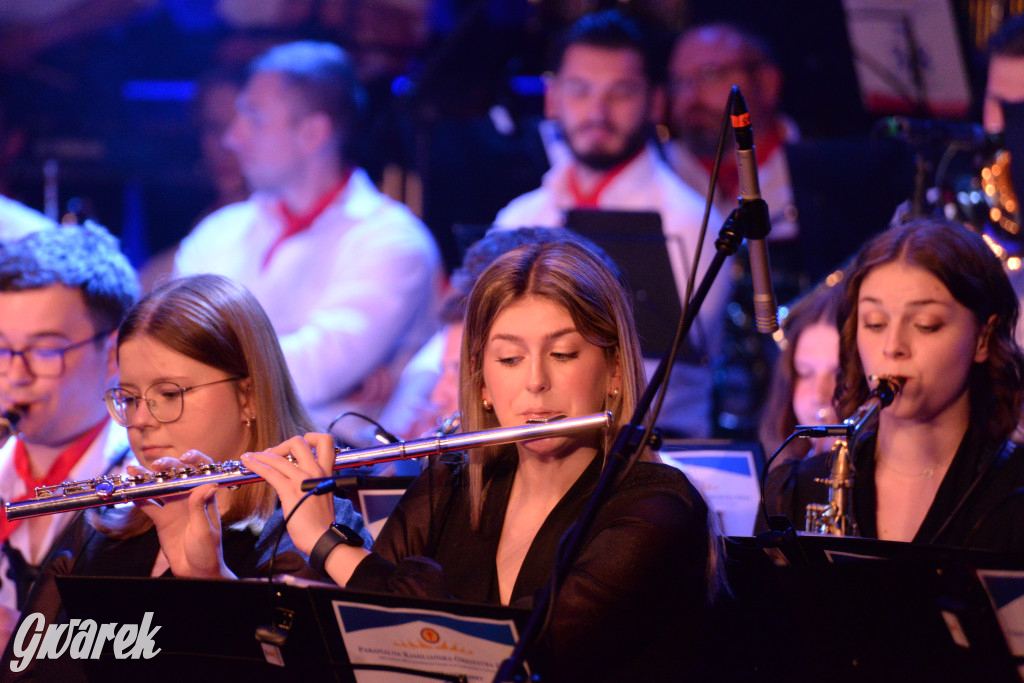 Orkiestra kamiliańska i Vive la France w Radzionkowie