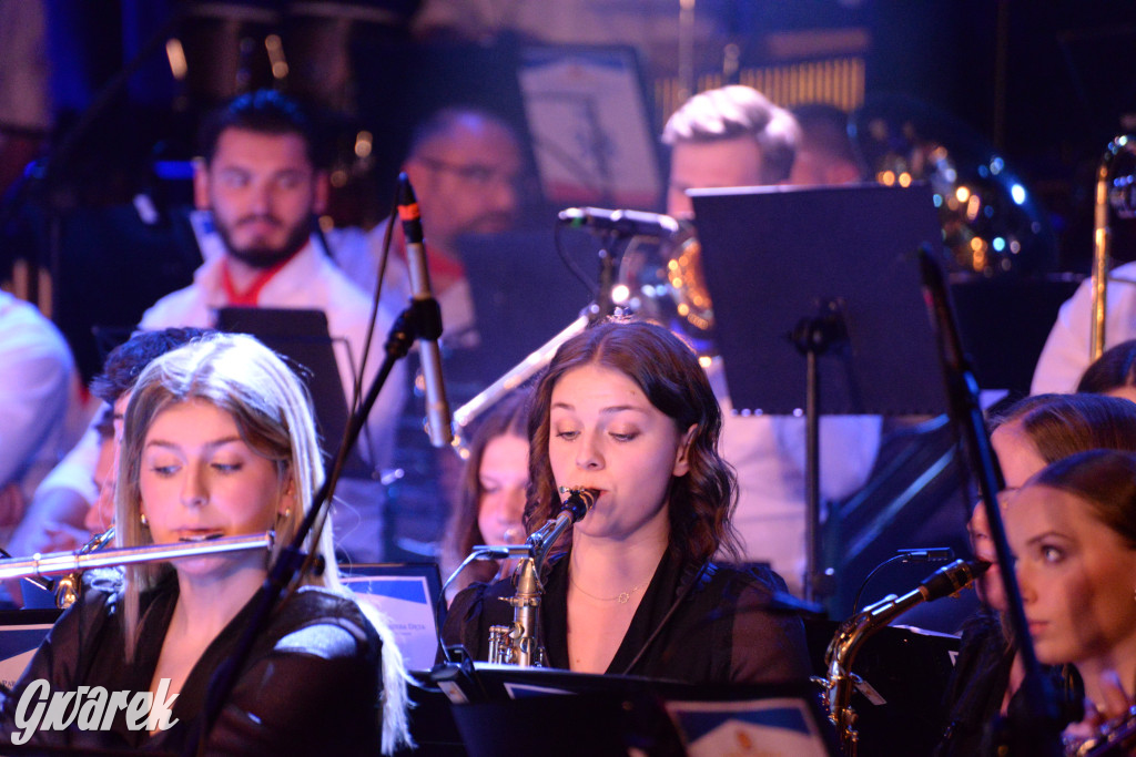 Orkiestra kamiliańska i Vive la France w Radzionkowie