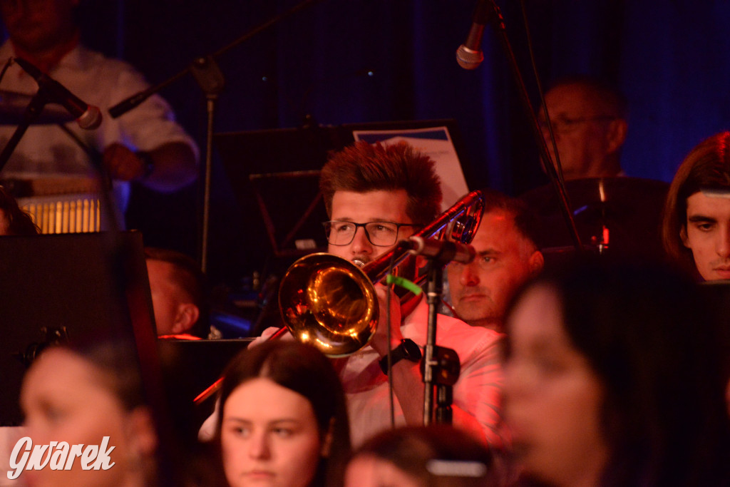 Orkiestra kamiliańska i Vive la France w Radzionkowie