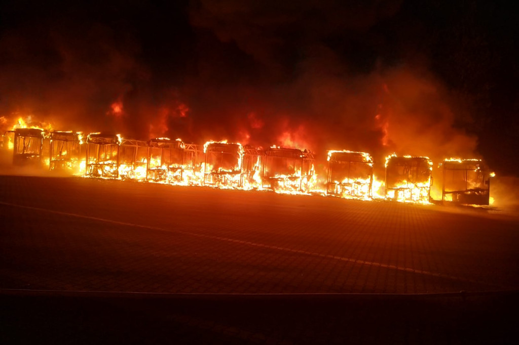 Spłonęło 10 autobusów. Sprawą zajmuje się policja