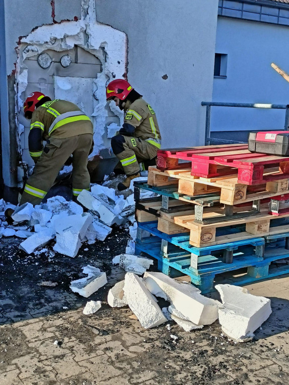 Świerklaniec. Pożar przy markecie Biedronka. Podpalenie?