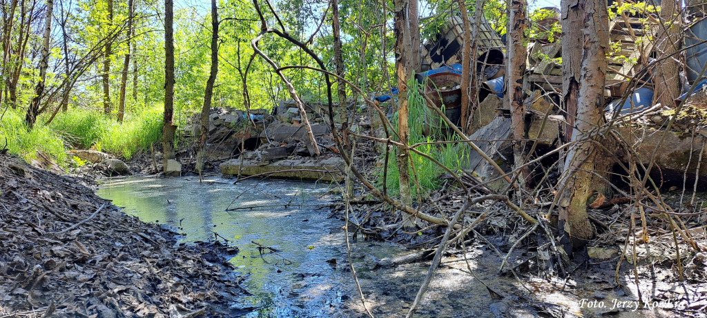 Piekary Śl. Niebezpieczne odpady przy Konarskiego