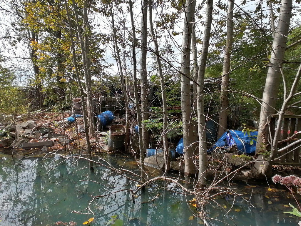 Piekary Śl. Niebezpieczne odpady przy Konarskiego