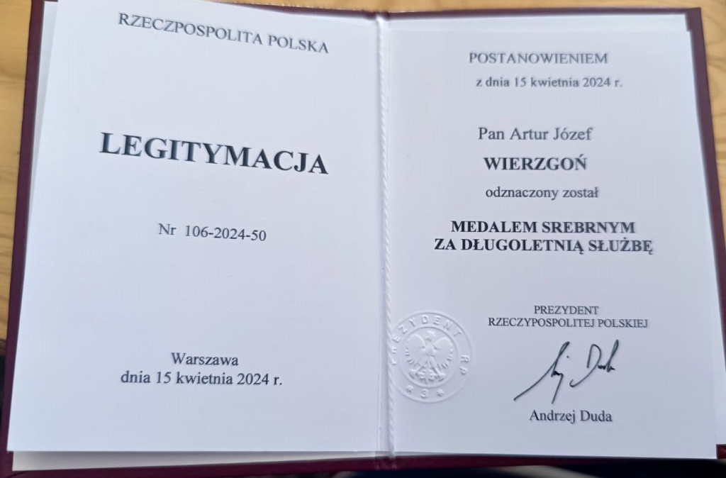 Radzionków. Strażak wyróżniony za długoletnią służbę