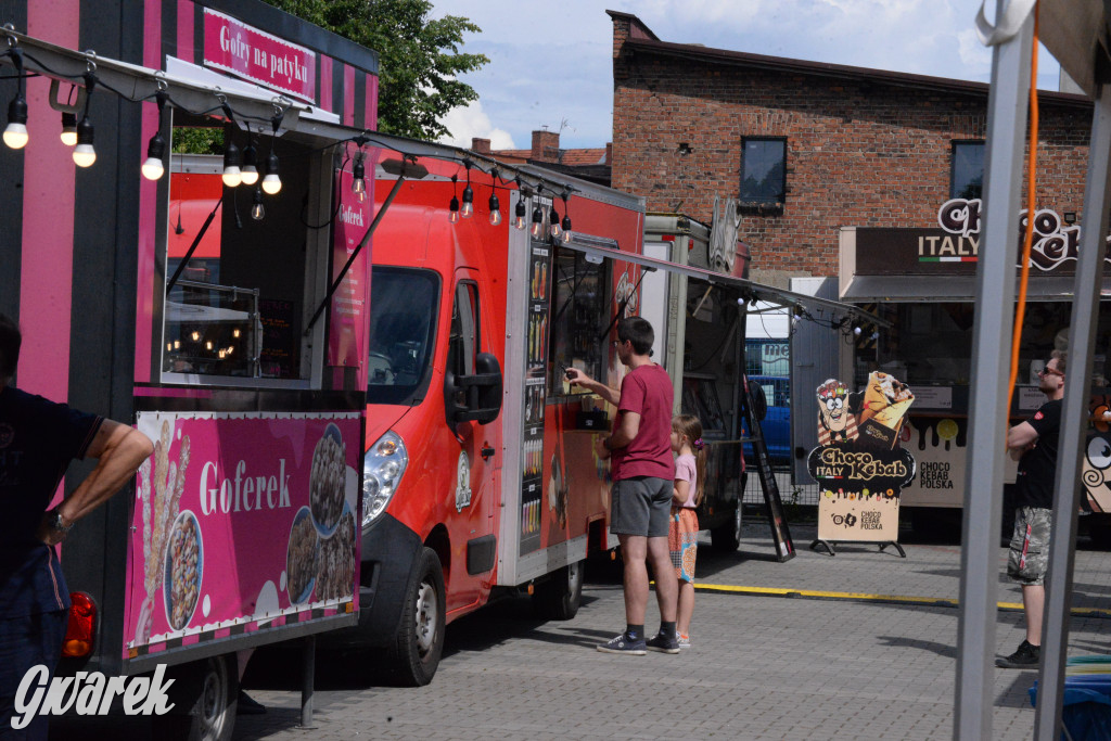 Foodtrucki w Tarnowskich Górach. Co serwują i za ile?