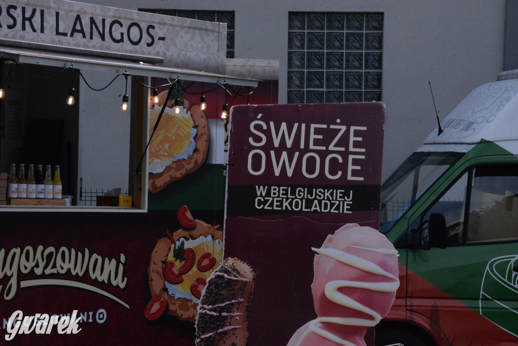 Foodtrucki w Tarnowskich Górach. Co serwują i za ile?