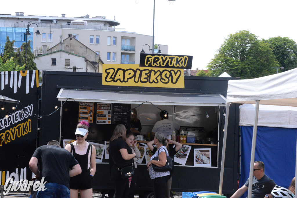 Foodtrucki w Tarnowskich Górach. Co serwują i za ile?