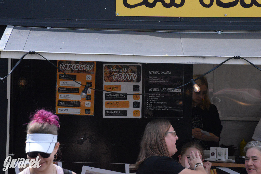 Foodtrucki w Tarnowskich Górach. Co serwują i za ile?