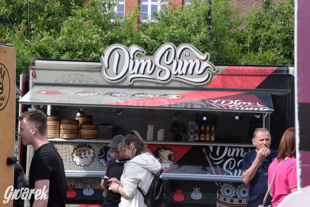 Foodtrucki w Tarnowskich Górach. Co serwują i za ile?