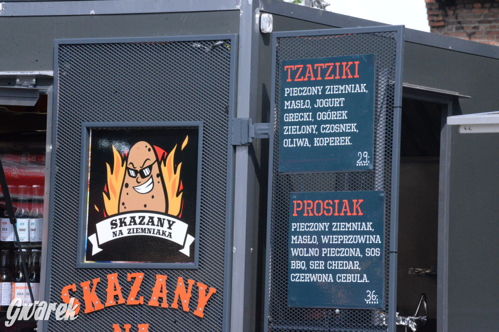 Foodtrucki w Tarnowskich Górach. Co serwują i za ile?