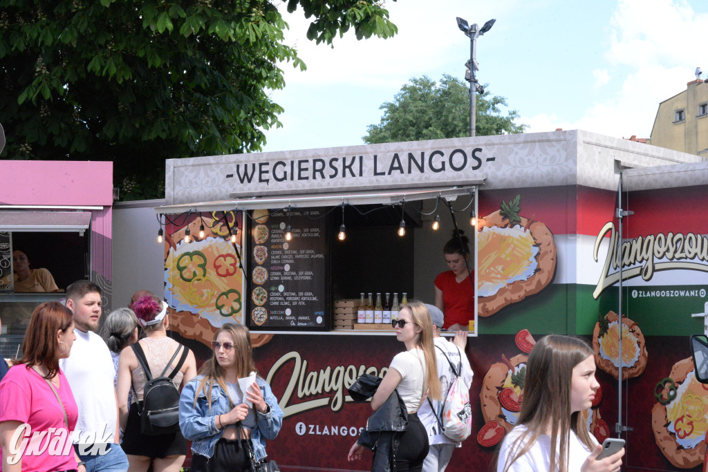 Foodtrucki w Tarnowskich Górach. Co serwują i za ile?