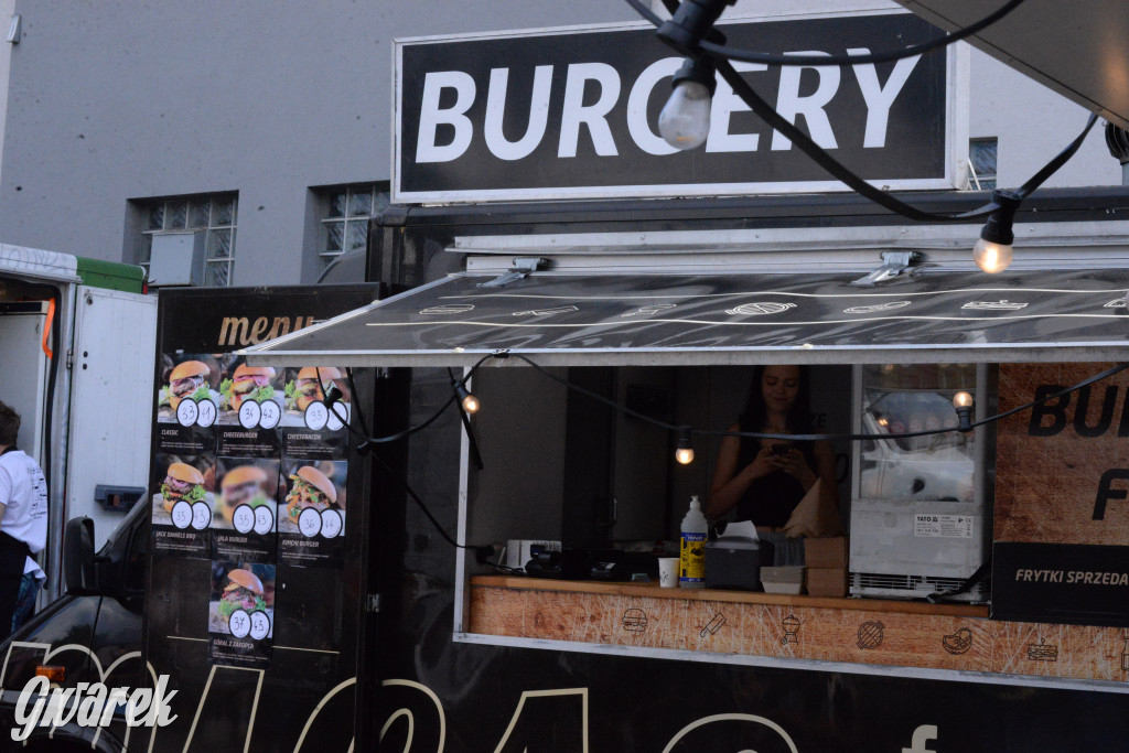 Foodtrucki w Tarnowskich Górach. Co serwują i za ile?