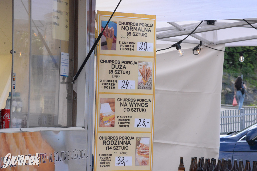 Foodtrucki w Tarnowskich Górach. Co serwują i za ile?