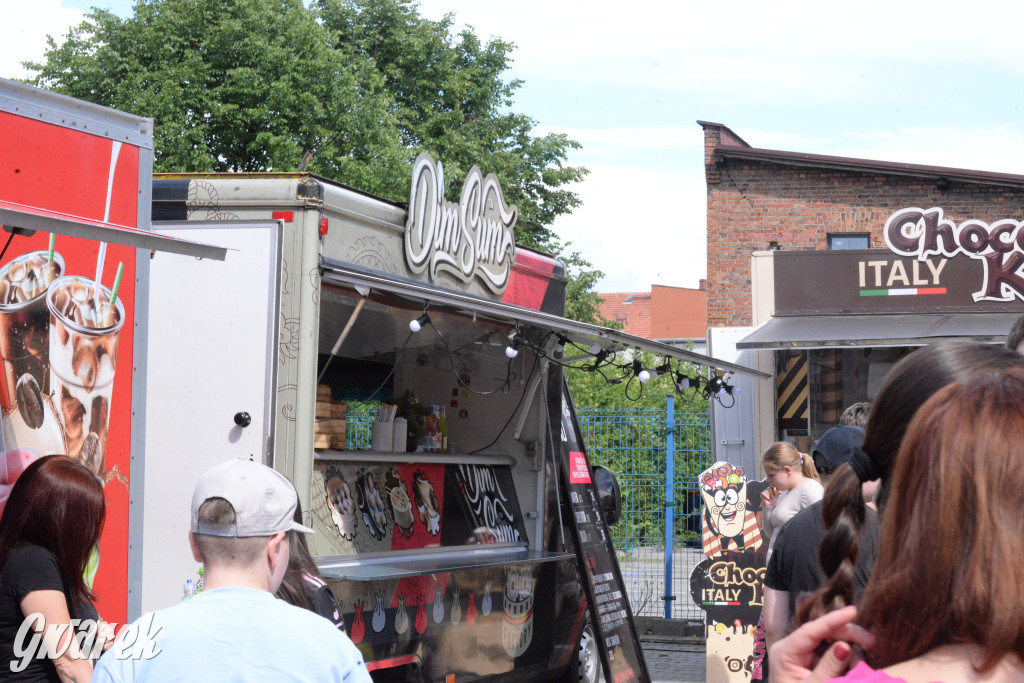 Foodtrucki w Tarnowskich Górach. Co serwują i za ile?
