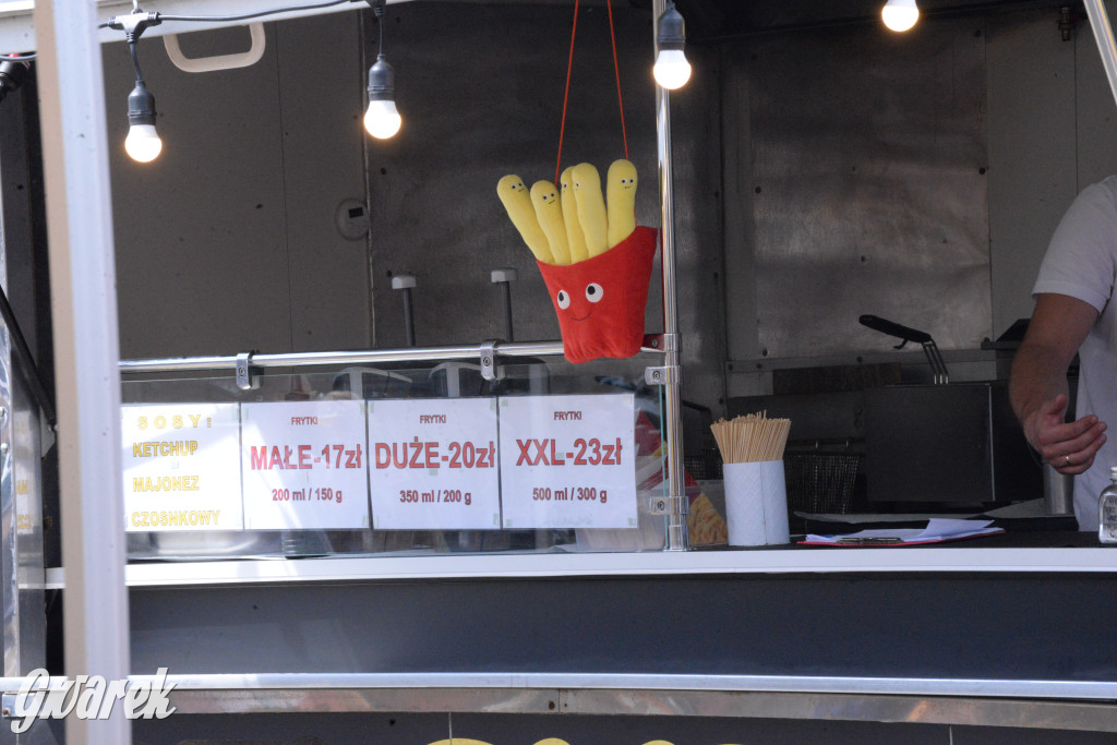 Foodtrucki w Tarnowskich Górach. Co serwują i za ile?