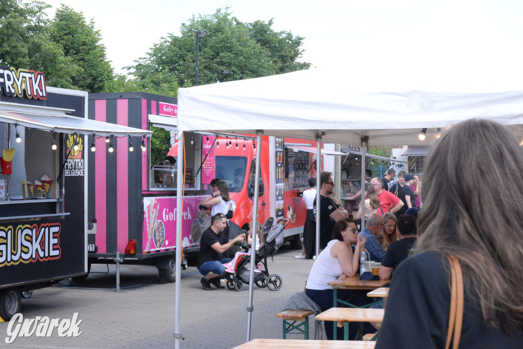 Foodtrucki w Tarnowskich Górach. Co serwują i za ile?