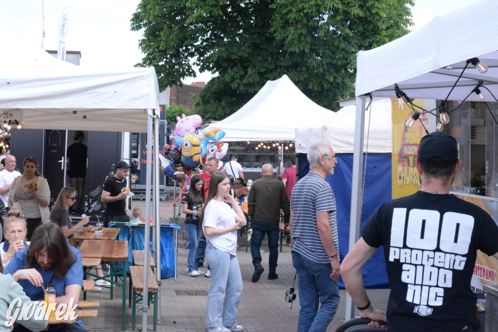 Foodtrucki w Tarnowskich Górach. Co serwują i za ile?