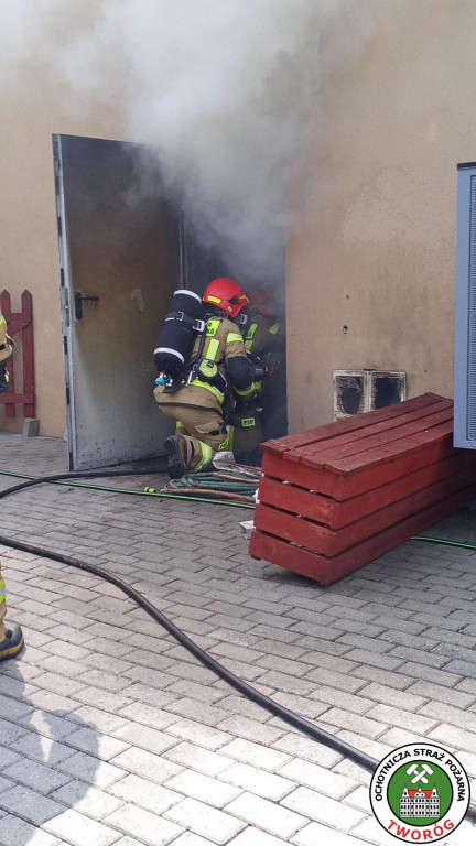 Pożar restauracji. Ewakuacja klientów i pracowników