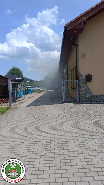 Pożar restauracji. Ewakuacja klientów i pracowników