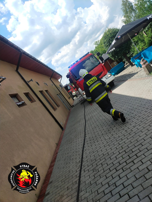 Pożar restauracji. Ewakuacja klientów i pracowników