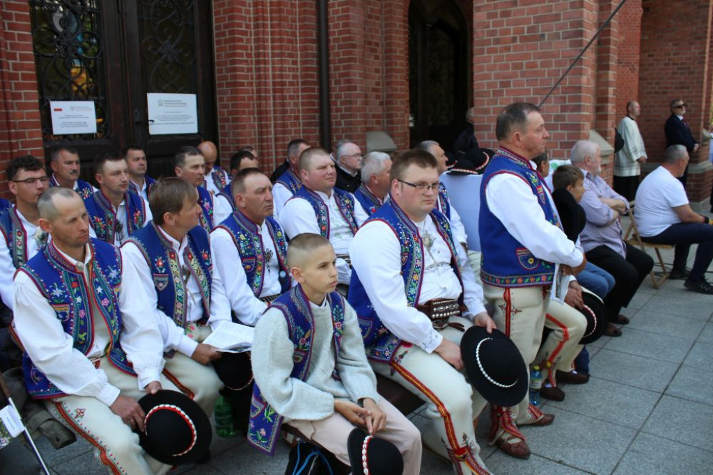 Doroczna pielgrzymka mężczyzn do Piekar Śląskich