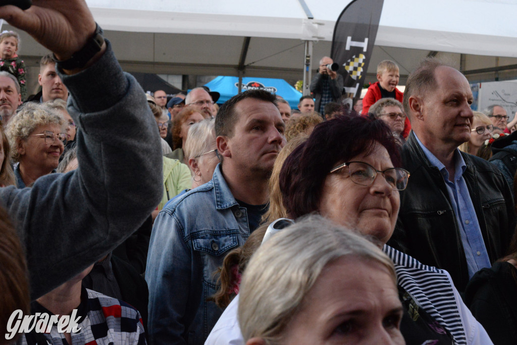 Tarnowskie Góry. Śląskie Smaki i zespół Śląsk