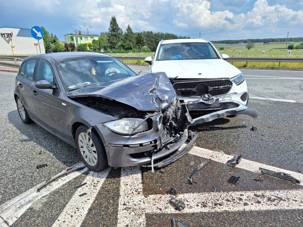 Zderzenie mercedesa i bmw