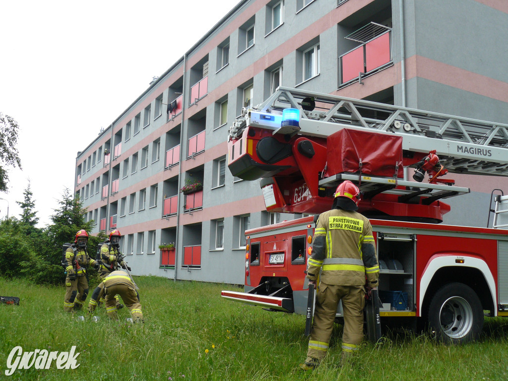 Nieuwaga mieszkanki osiedla i akcja strażaków [FOTO]