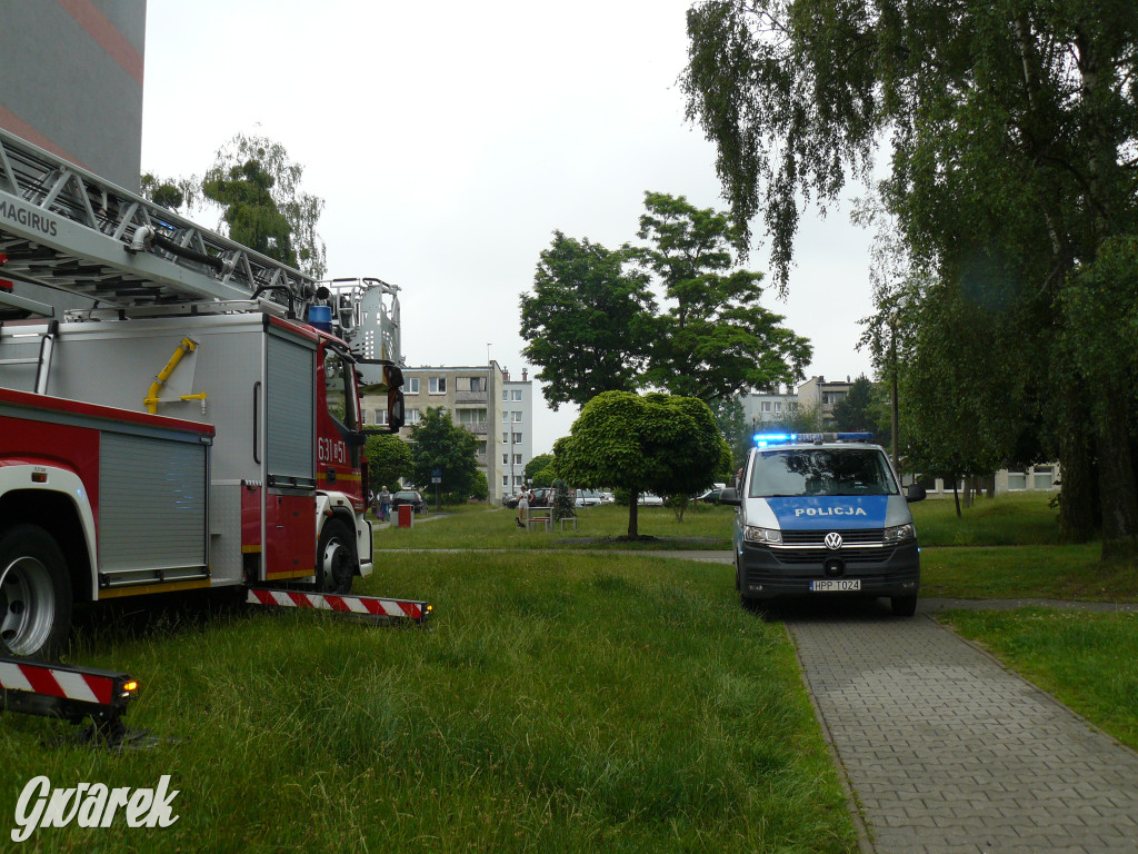 Nieuwaga mieszkanki osiedla i akcja strażaków [FOTO]