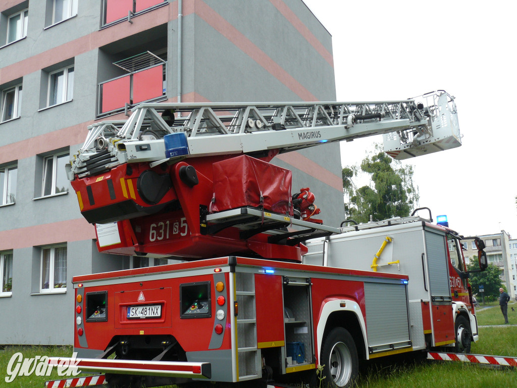 Nieuwaga mieszkanki osiedla i akcja strażaków [FOTO]