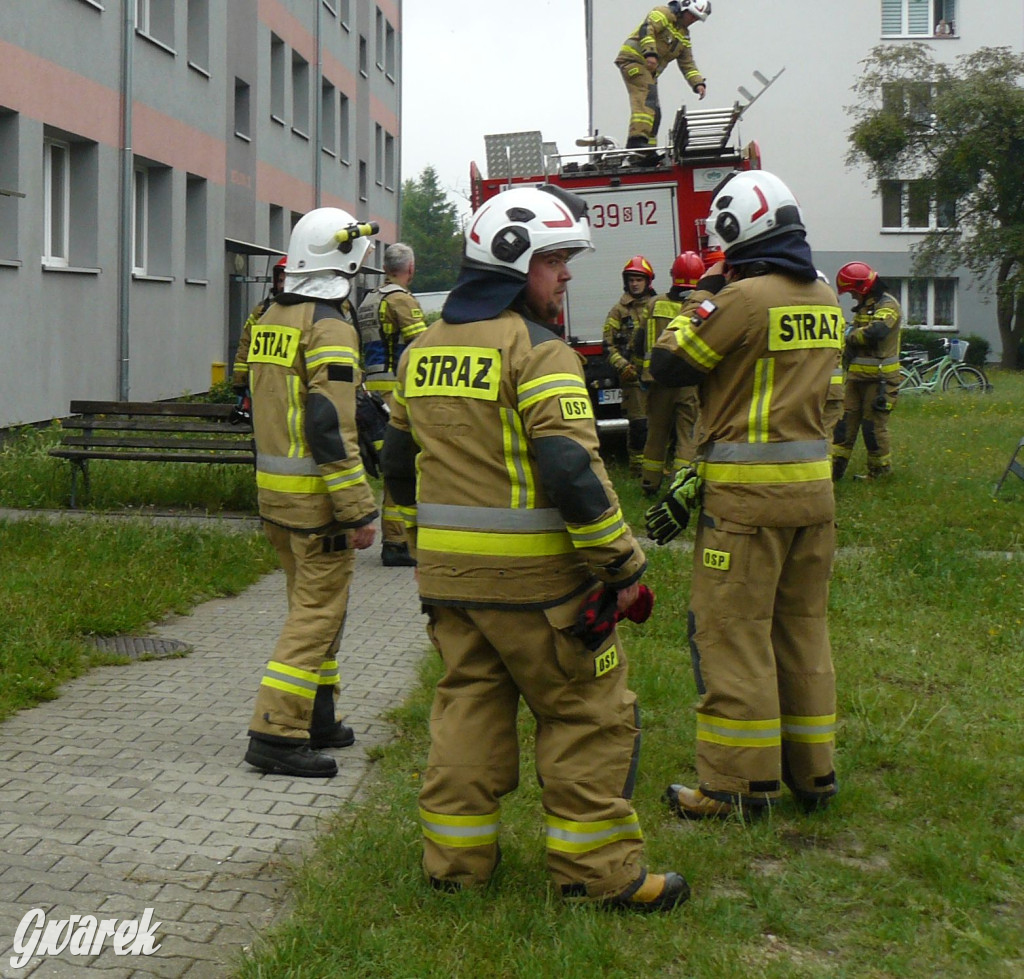 Nieuwaga mieszkanki osiedla i akcja strażaków [FOTO]