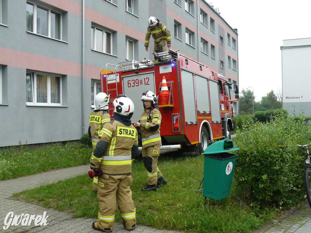 Nieuwaga mieszkanki osiedla i akcja strażaków [FOTO]