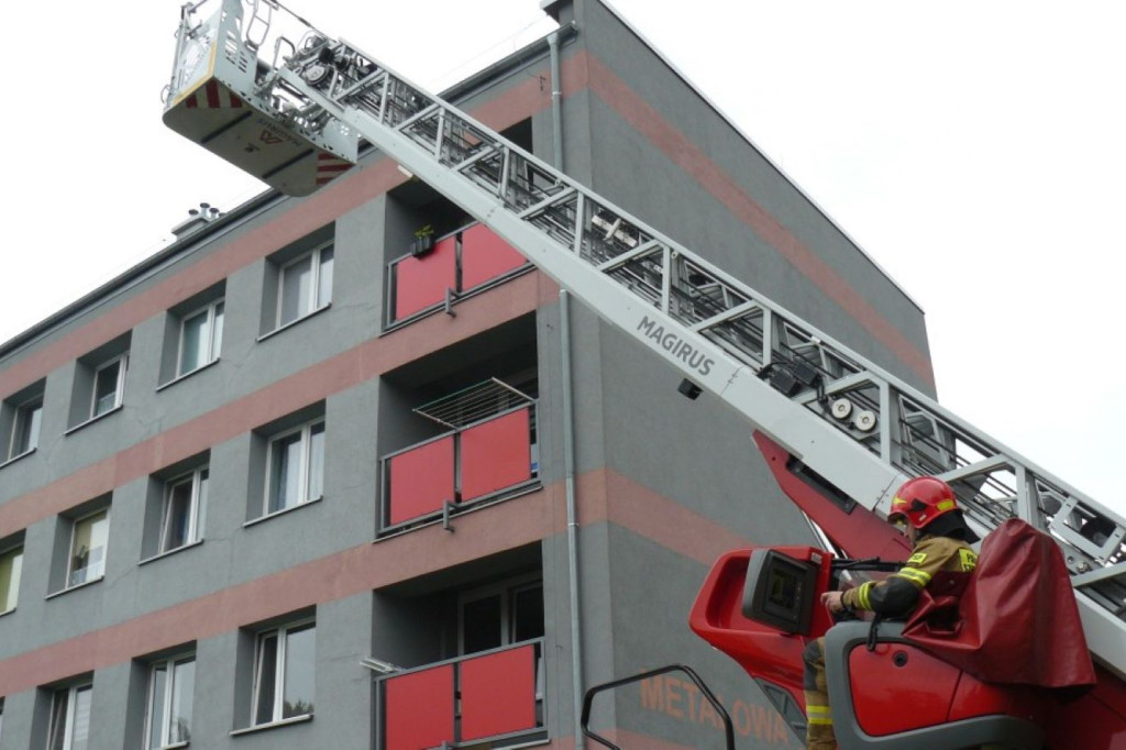 Nieuwaga mieszkanki osiedla i akcja strażaków [FOTO]