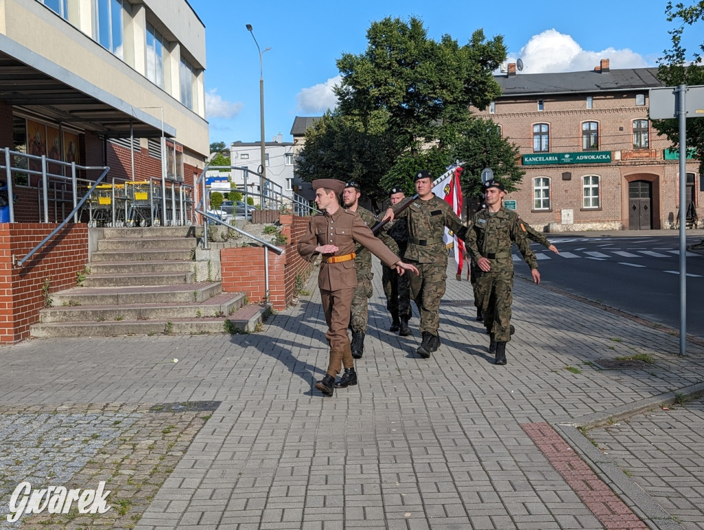 Inscenizacja Radzionkowskiej Drużyny Piechoty Zmechanizowanej