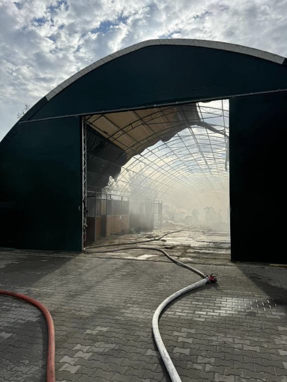 Powiat tarnogórski. Pożar w ośrodku jeździeckim