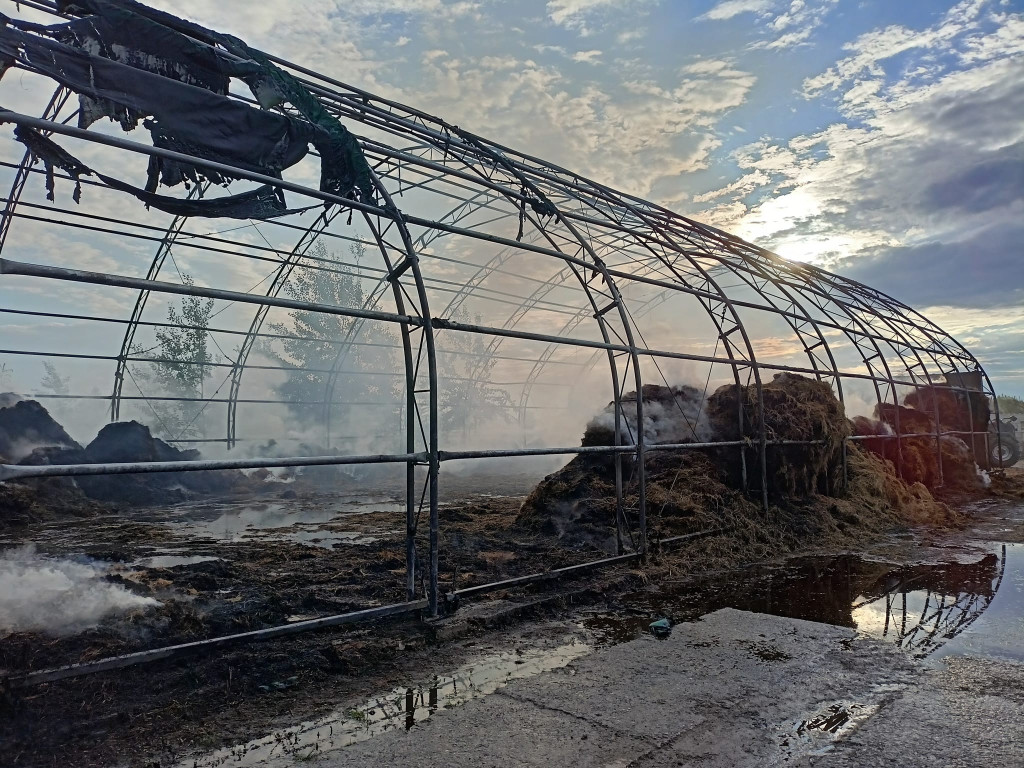 Powiat tarnogórski. Pożar w ośrodku jeździeckim