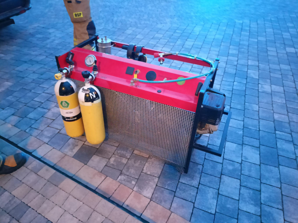 Powiat tarnogórski. Pożar w ośrodku jeździeckim