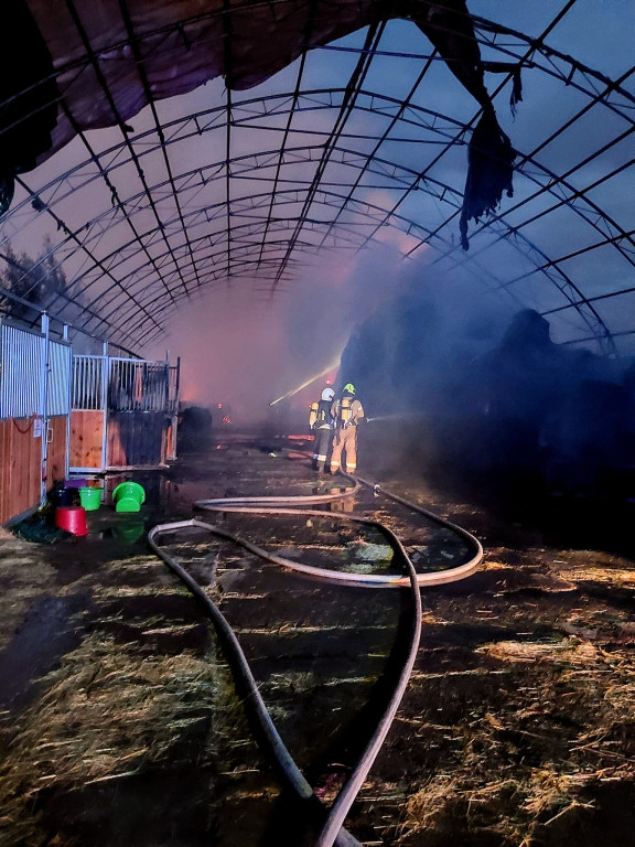 Powiat tarnogórski. Pożar w ośrodku jeździeckim