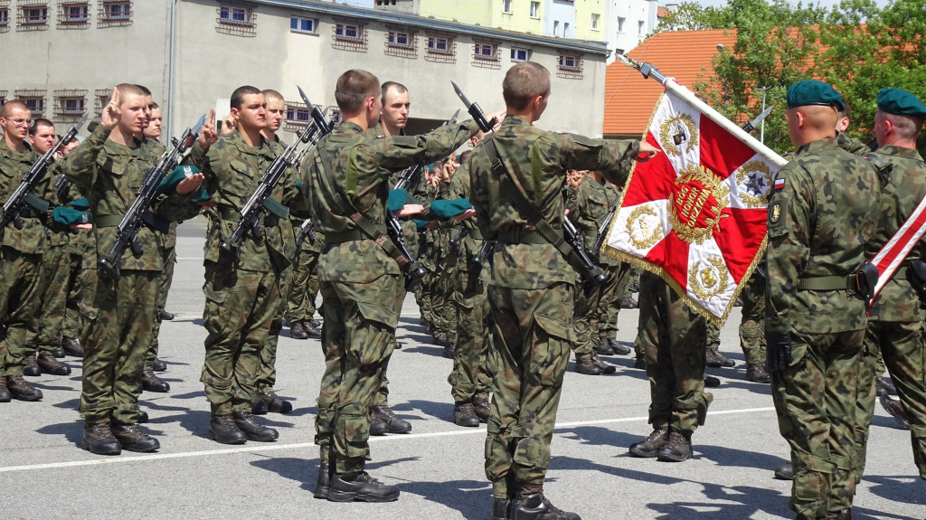 Tarnowskie Góry. Uroczysta przysięga w  5. Pułku Chemicznym [FOTO]