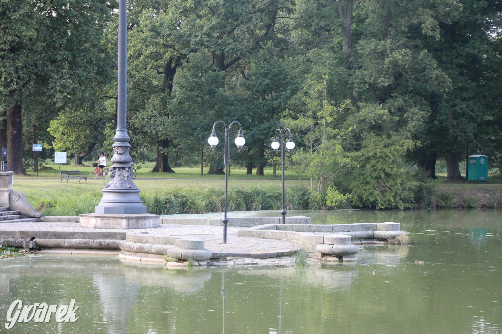 Park w Świerklańcu. Miejsce w sam raz na upały [FOTO]