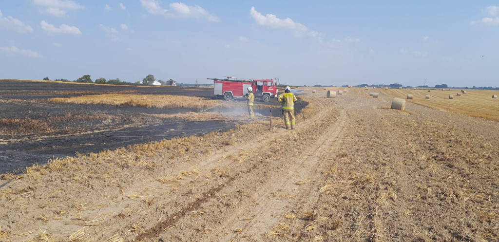 Z pożarem walczyło kilkudziesięciu strażaków i helikopter