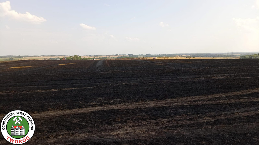 Z pożarem walczyło kilkudziesięciu strażaków i helikopter