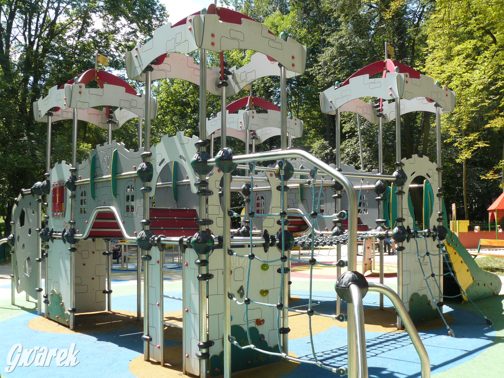 Place zabaw. Na który stawiacie?