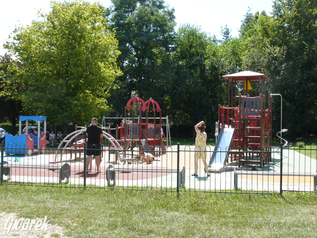 Place zabaw. Na który stawiacie?