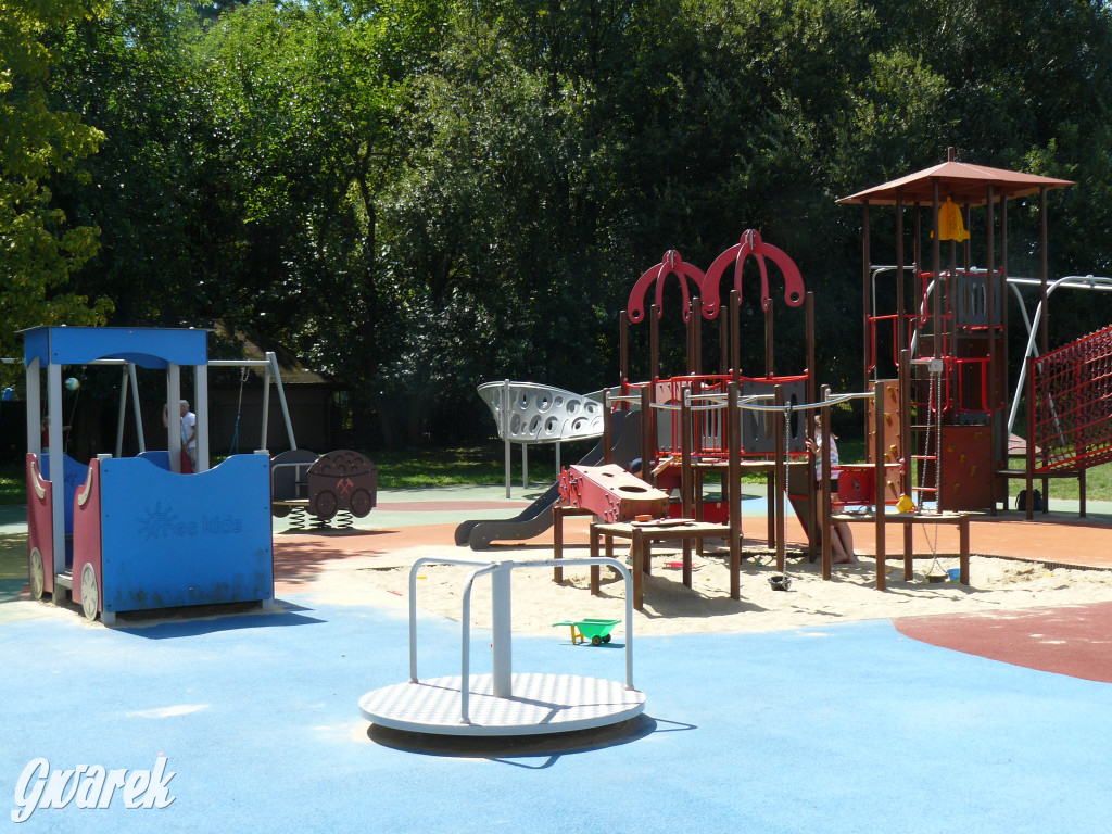 Place zabaw. Na który stawiacie?