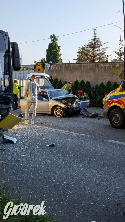  Czołowe zderzenie samochodu z autobusem M3, objazdy