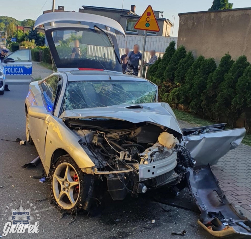  Czołowe zderzenie samochodu z autobusem M3, objazdy