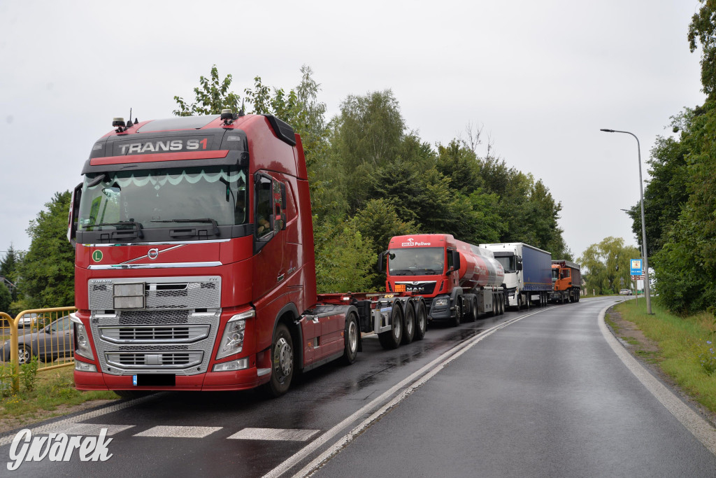 Tarnowskie Góry, obwodnica. Zderzenie z ciężarówką