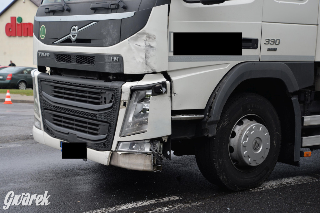 Tarnowskie Góry, obwodnica. Zderzenie z ciężarówką